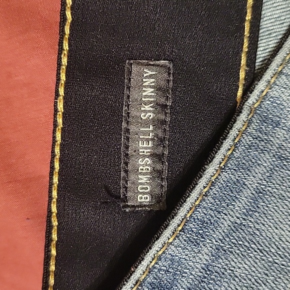 Torrid skinny Jeans - Picture 3 of 5